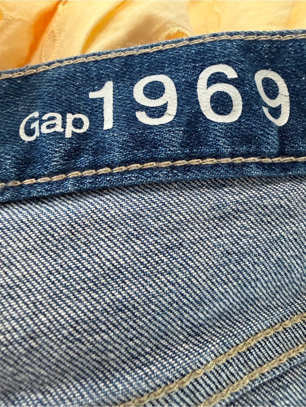 GAP SEXY BOYFRIEND 1969 JEANS - Picture 7 of 7